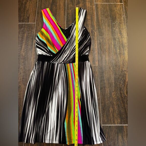 Maggy London Rainbow Surplice Midi Dress - Picture 14 of 16